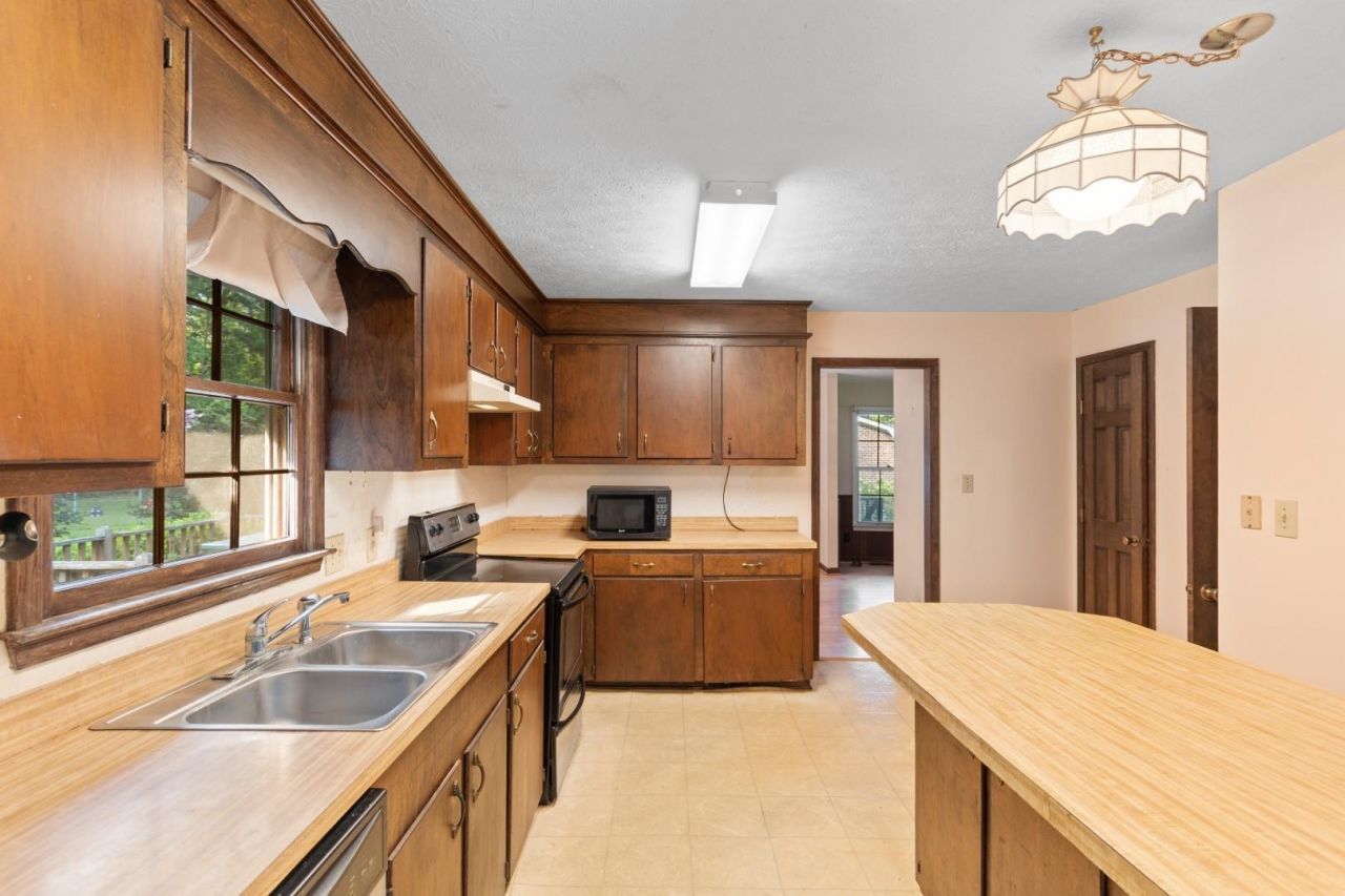 197 Glass Hill Dr. Photo 6