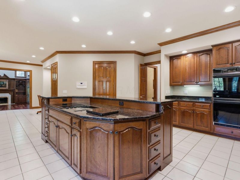 10320 Widdington Close , Powell, OH 43065 Photo 12