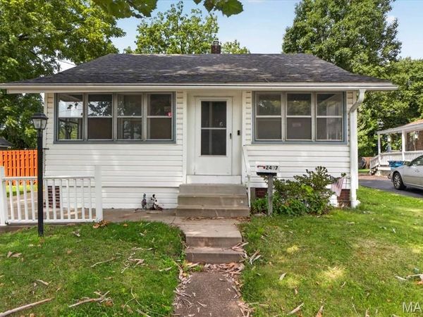 2407 Hood Avenue, Overland, MO 63114