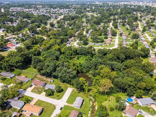 525 Fairwick Drive, St Louis, MO 63129