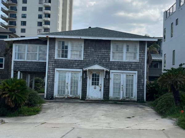22 20TH Avenue N, Jacksonville Beach, FL 32250