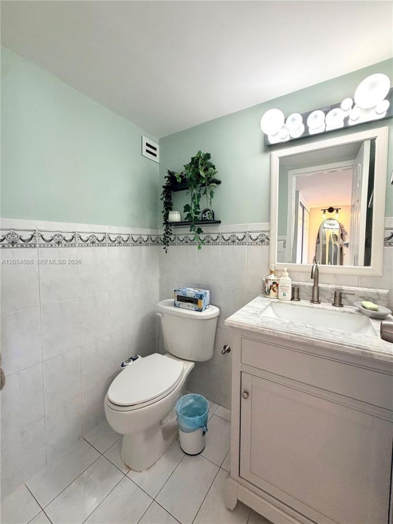 17021 N Bay Rd, Unit 802, Sunny Isles Beach, FL 33160 Photo