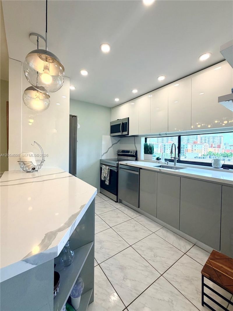 17021 N Bay Rd, Unit 802, Sunny Isles Beach, FL 33160 Photo