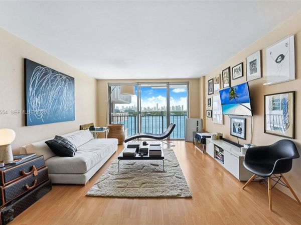 800 West Ave, Unit 917, Miami Beach, FL 33139