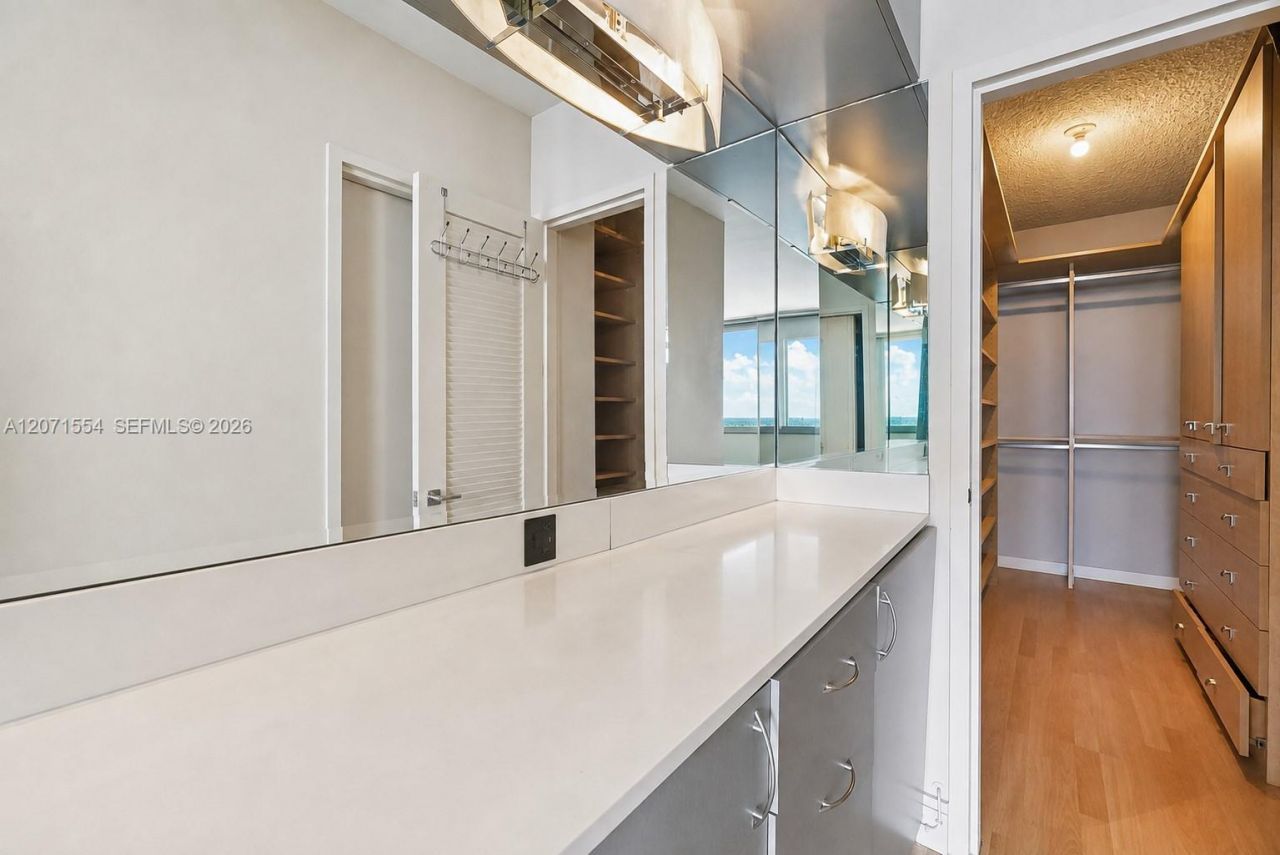 800 West Ave, Unit 917, Miami Beach, FL 33139 Photo