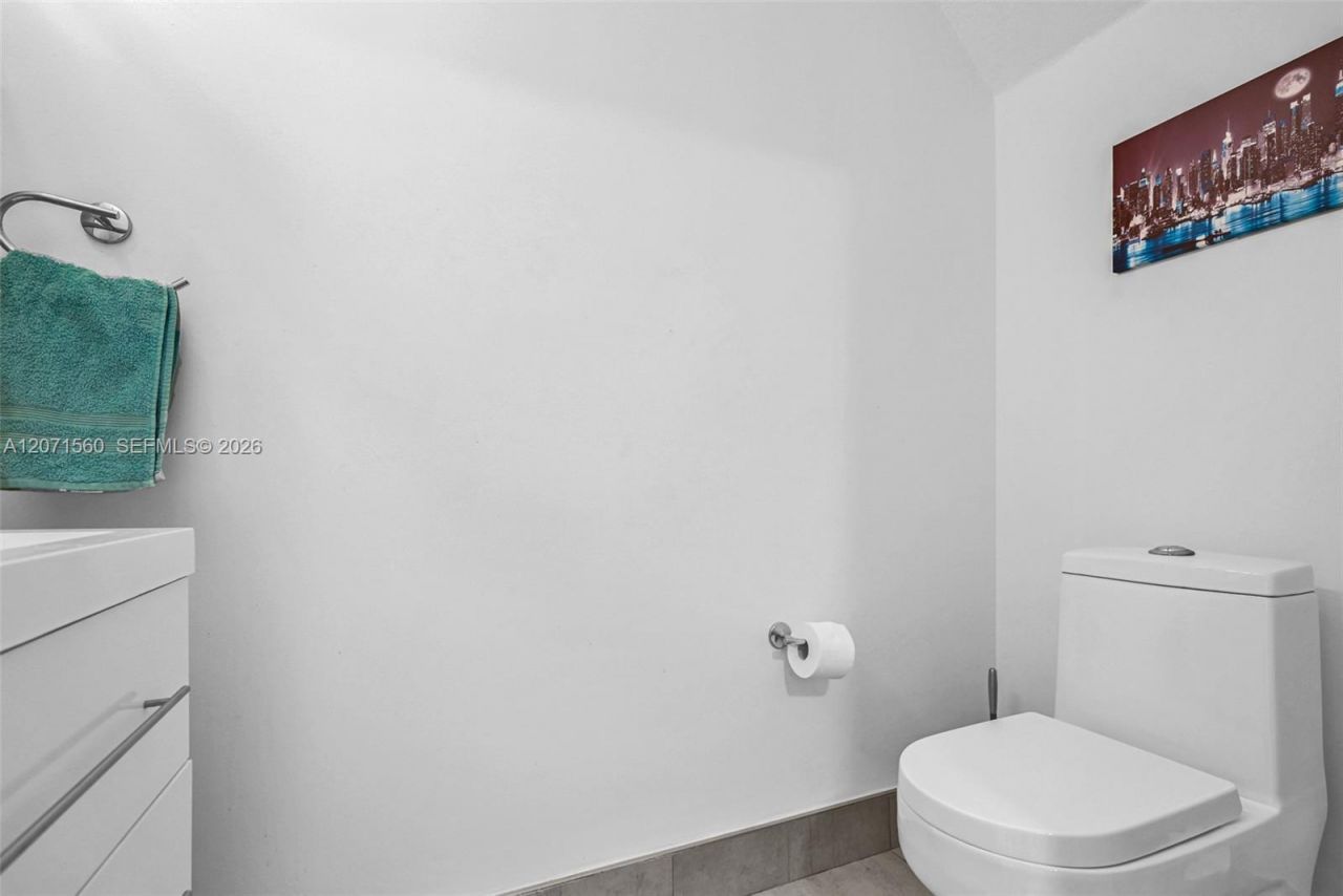 5670 NW 116th Ave , Unit 222, Doral, FL 33178 Photo