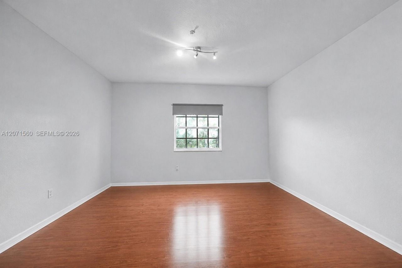 5670 NW 116th Ave , Unit 222, Doral, FL 33178 Photo