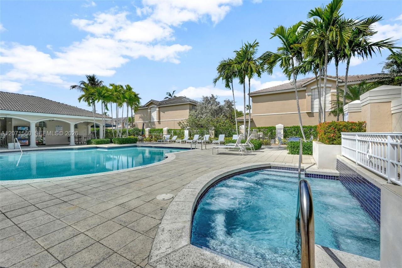 5670 NW 116th Ave , Unit 222, Doral, FL 33178 Photo