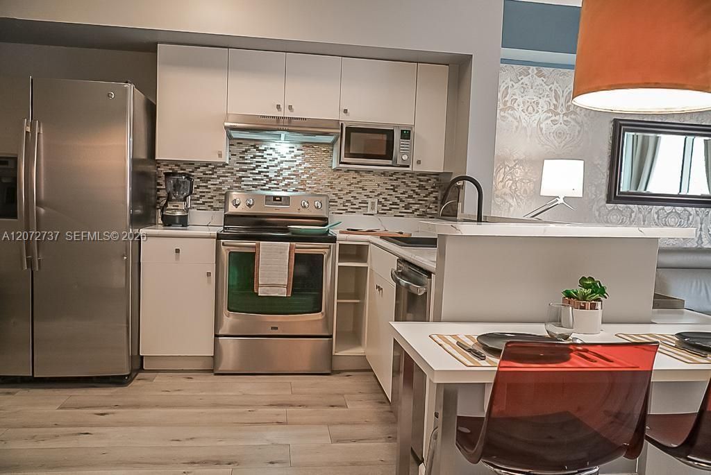 5085 NW 7th St, Unit 512, Miami, FL 33126 Photo