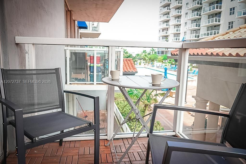 5085 NW 7th St, Unit 512, Miami, FL 33126 Photo