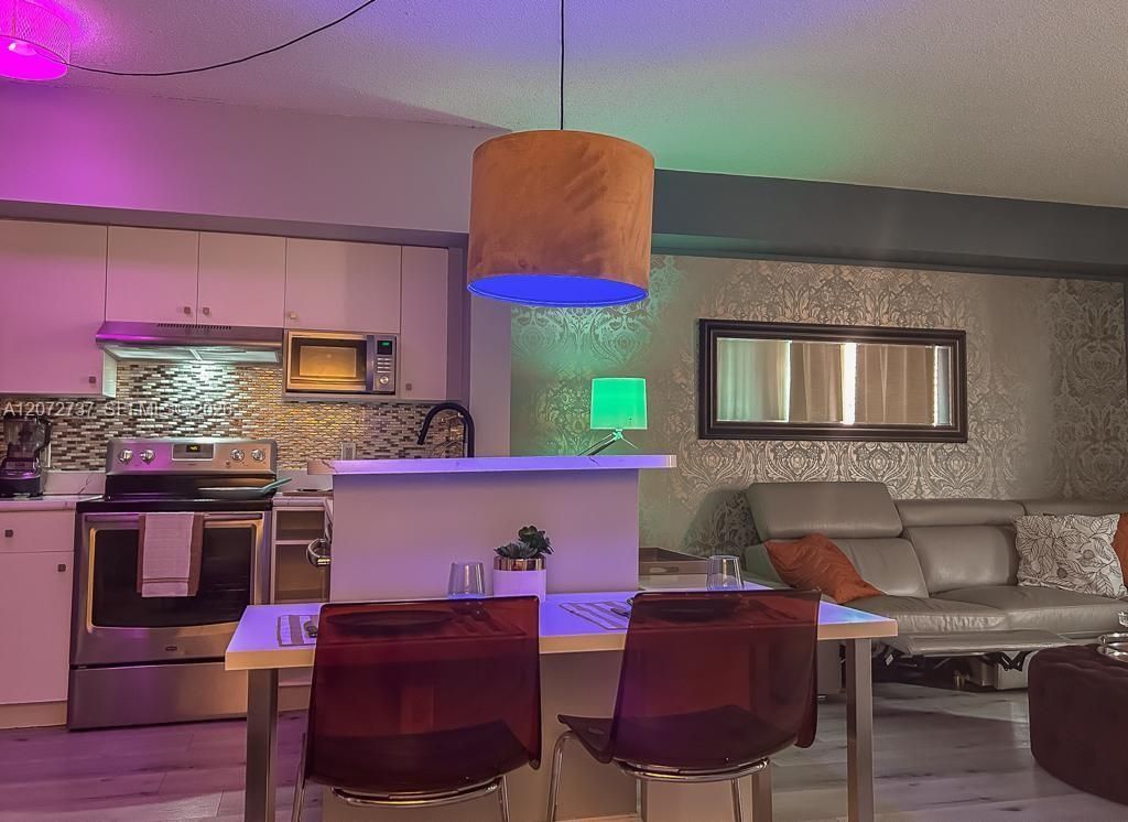 5085 NW 7th St, Unit 512, Miami, FL 33126 Photo