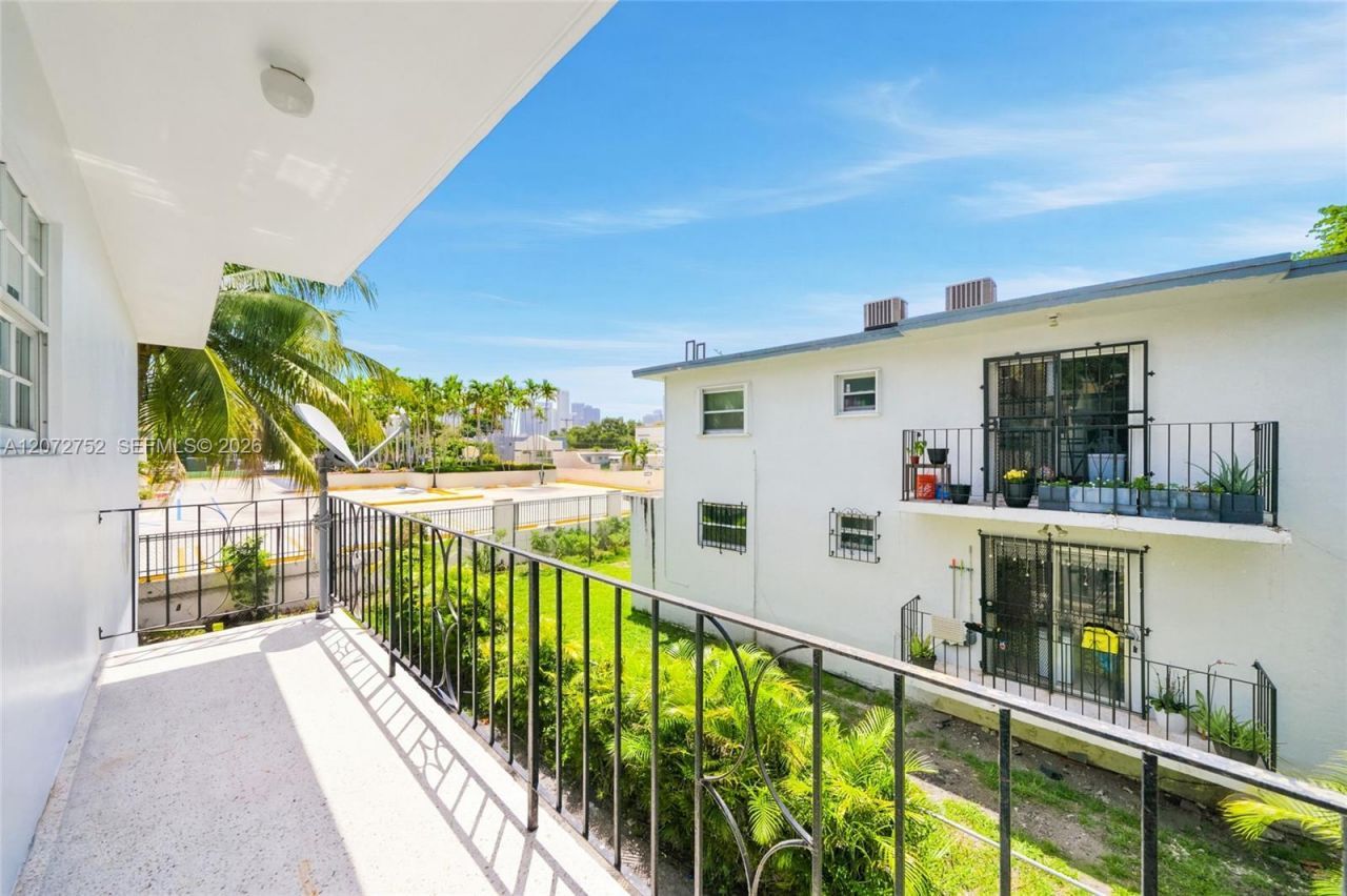 219 NW 10th Ave , Unit APT #4, Miami, FL 33128 Photo