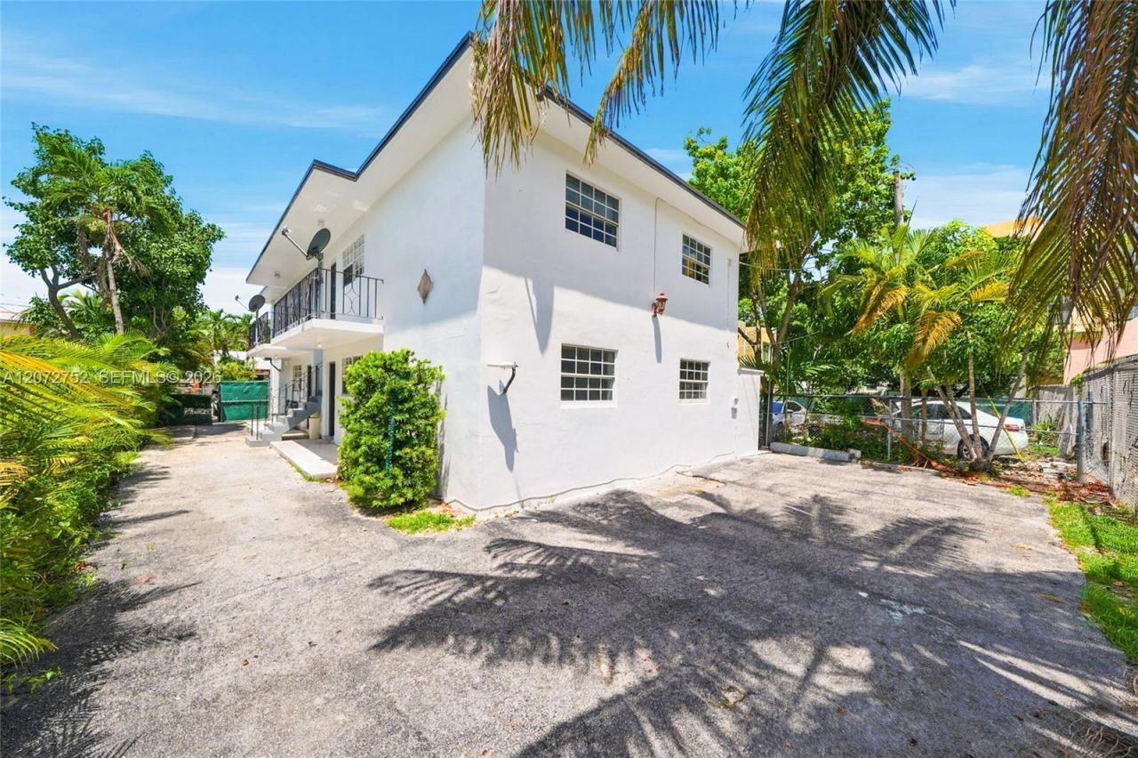 219 NW 10th Ave , Unit APT #4, Miami, FL 33128 Photo