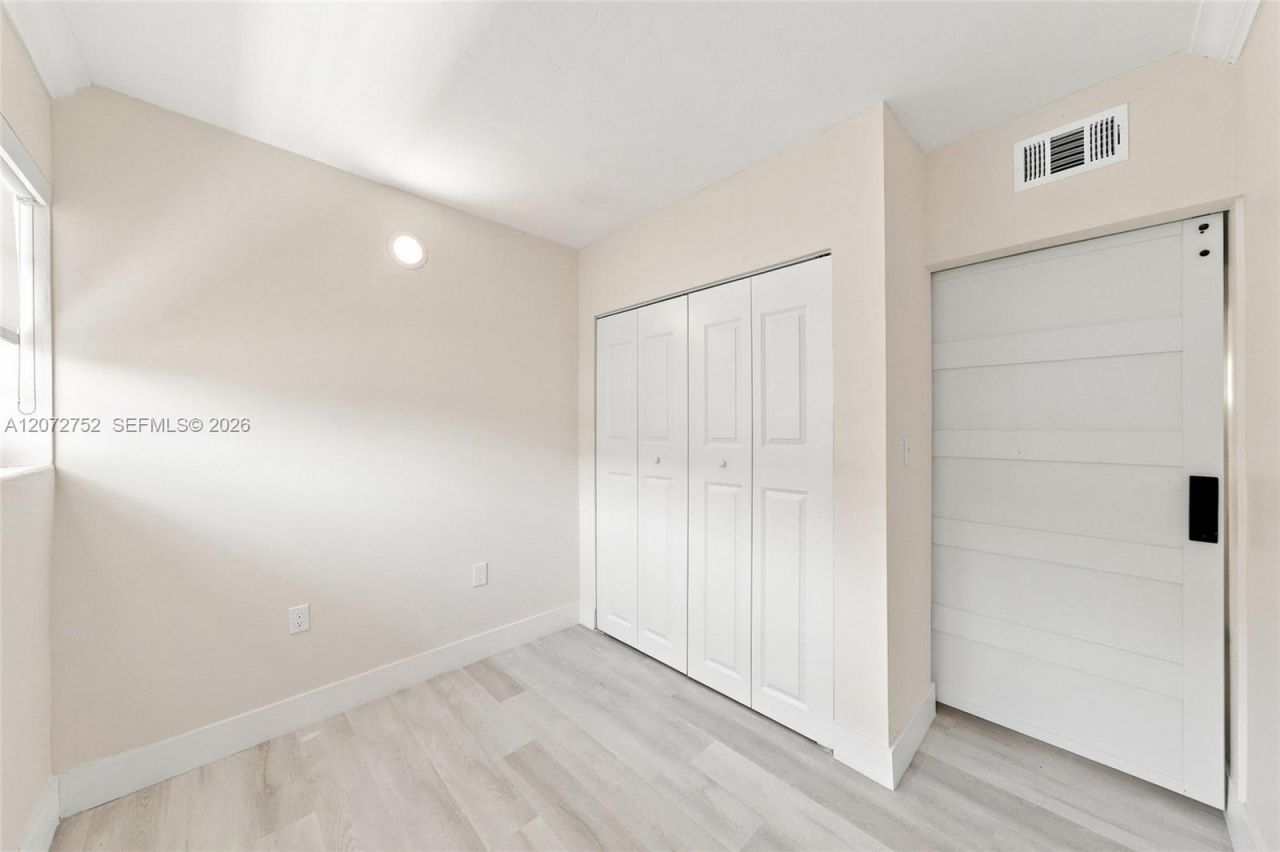 219 NW 10th Ave , Unit APT #4, Miami, FL 33128 Photo