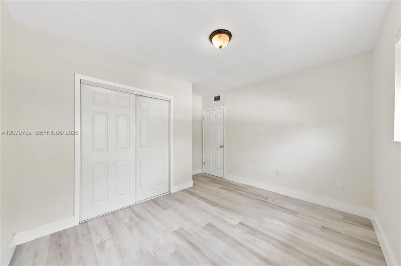 219 NW 10th Ave , Unit APT #4, Miami, FL 33128 Photo