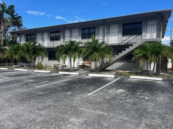 5610 NE 18th Ave, Unit 6, Fort Lauderdale, FL 33334