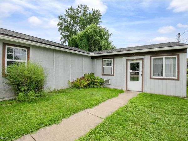 1276 Prospect Street , Barberton, OH 44203
