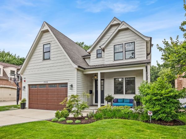 2536 Oak Avenue, Northbrook, IL 60062