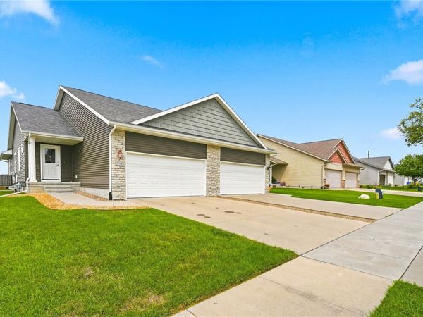 5508 Dostal Drive SW, Cedar Rapids, IA 52404