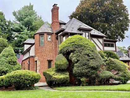 11 Andover Lane Manhasset, NY 11030