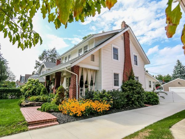 448 E Dunedin Road , Columbus, OH 43214