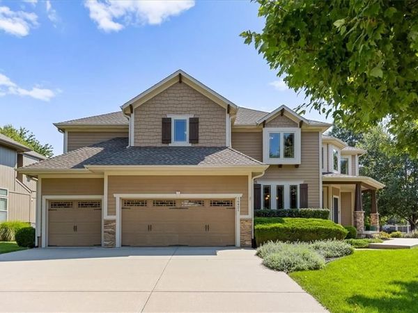 16421 S Woodstone Drive, Olathe, KS 66062