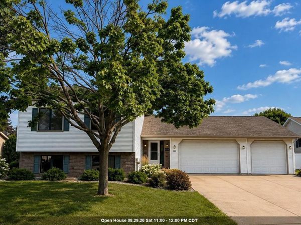 3171 MOCKINGBIRD WAY, Oshkosh, WI 54904
