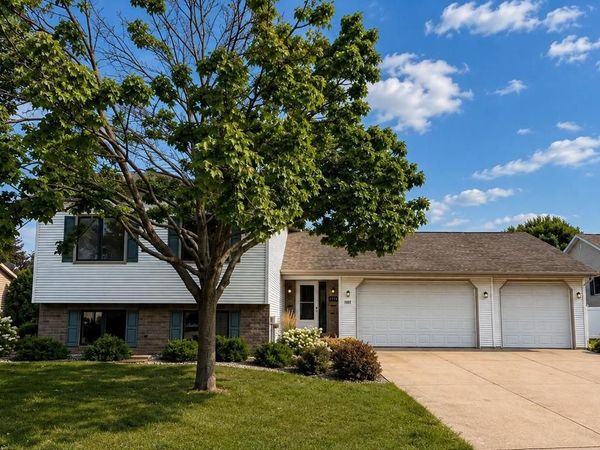 3171 MOCKINGBIRD WAY, Oshkosh, WI 54904