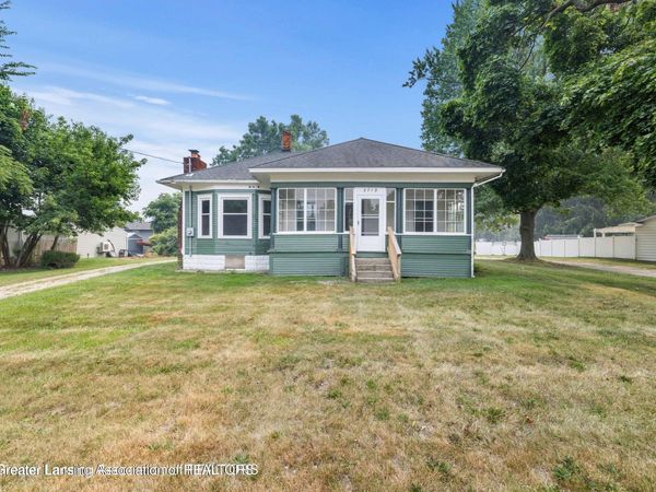 3719 W Willow Street, Lansing, MI 48917