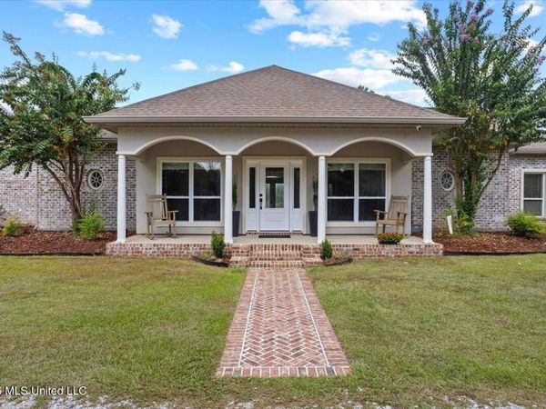 256 Old Creek , Picayune, MS 39466