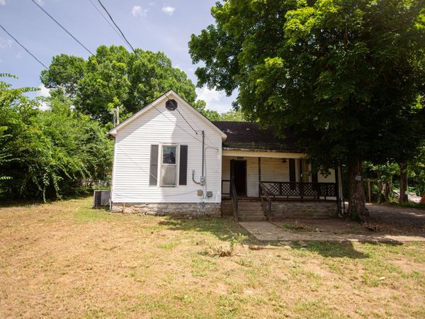 605 Moody St , Shelbyville, TN 37160
