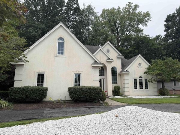 7241 Hidden Valley Drive, Lambertville, MI 48144