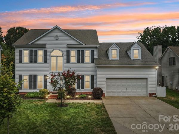 8504 Tamarron Drive, Charlotte, NC 28277