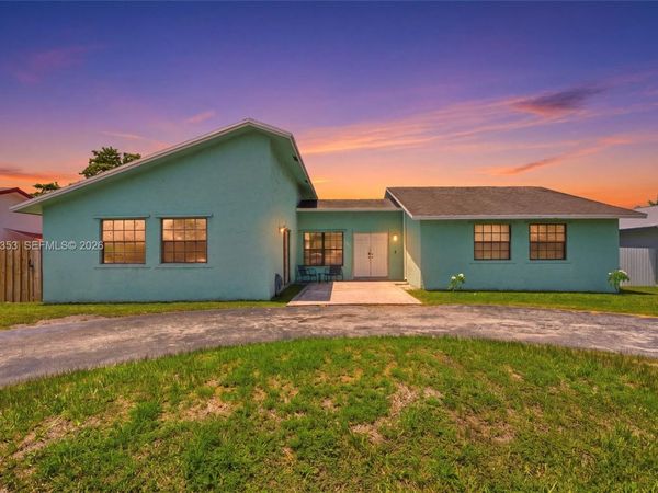 16604 SW 104th Ct , Miami, FL 33157