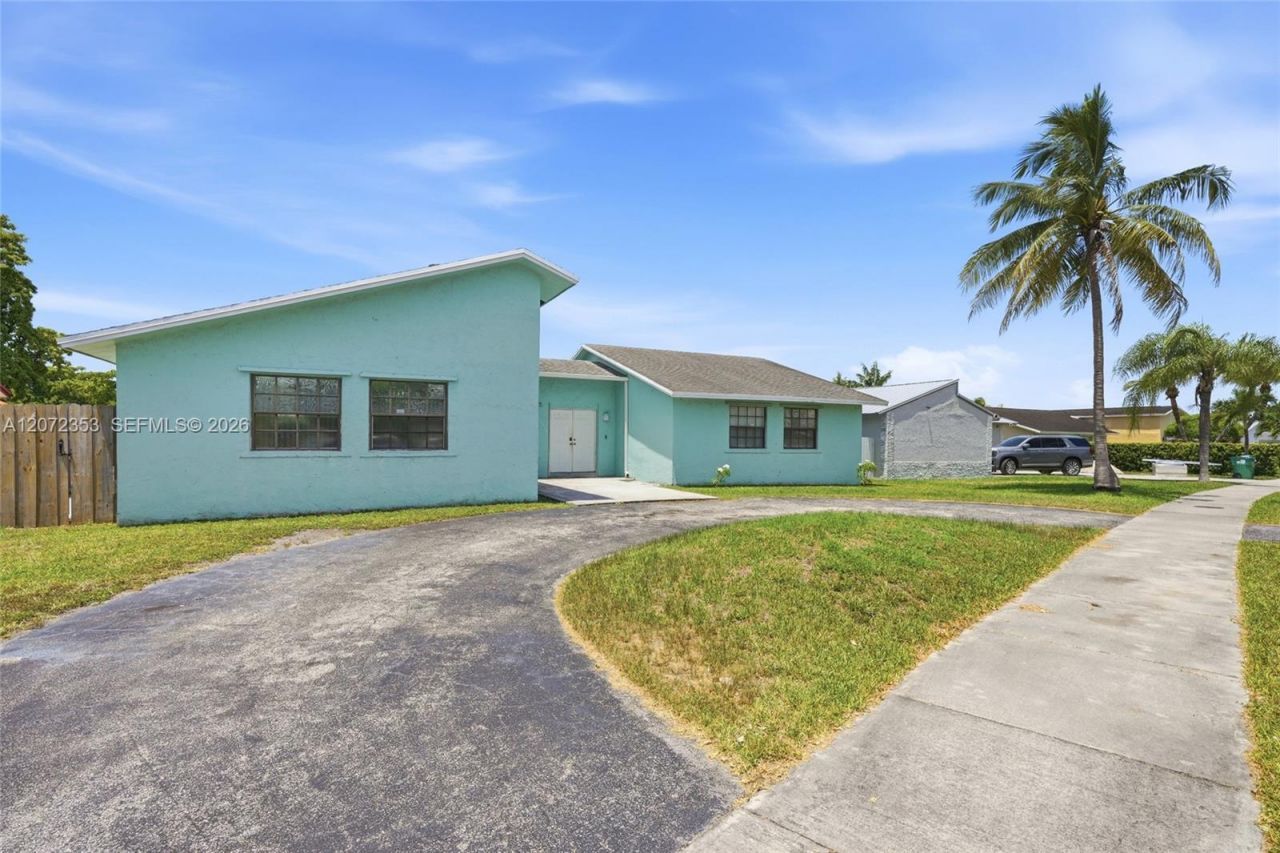 16604 SW 104th Ct , Miami, FL 33157 Photo