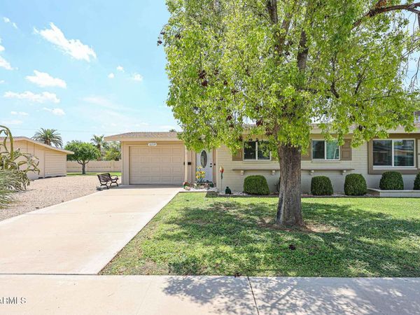 10319 W CLAIR Drive, Sun City, AZ 85351