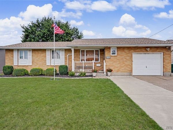 1658 Caravelle Drive , Niagara Falls, NY 14304