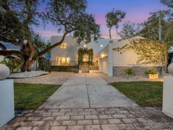 2701 CHAMBRAY LANE , TAMPA, FL 33611