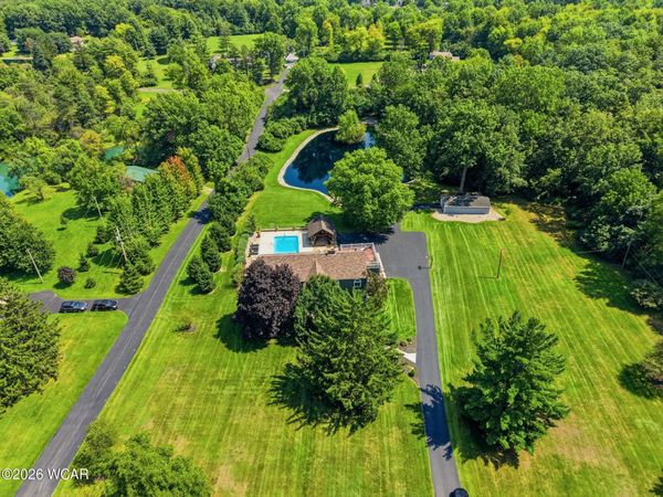 90 Hawthorne Drive, Lima, OH 45805