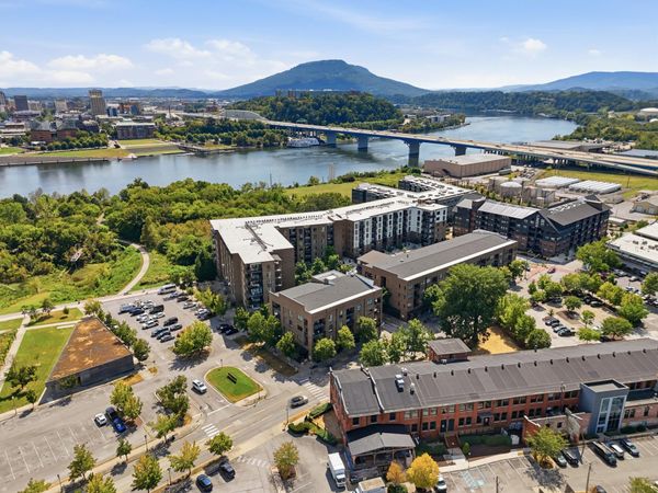 200 Manufacturers Road, Unit Apt 246, Chattanooga, TN 37405
