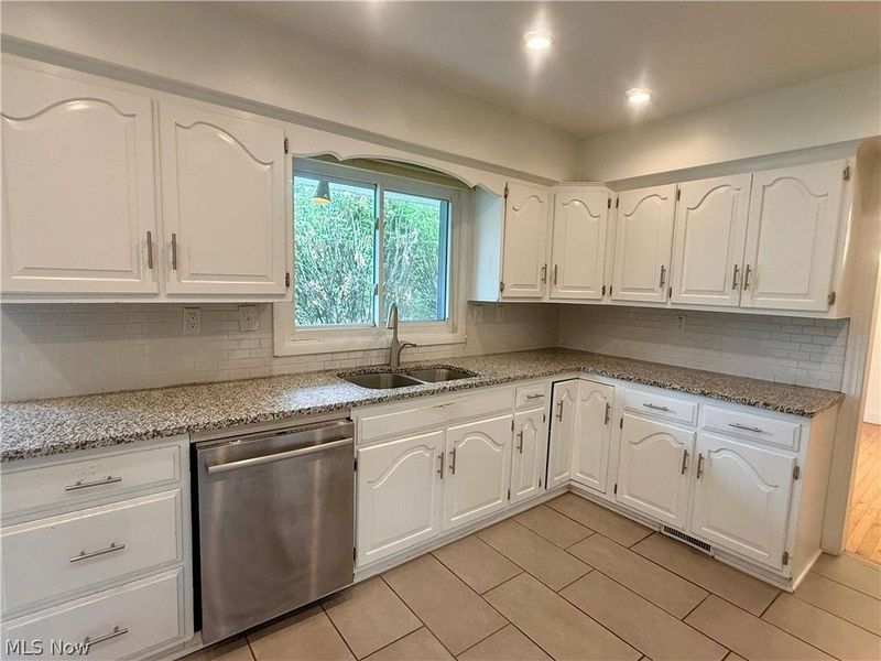 26201 Annesley Road , Beachwood, OH 44122 Photo 9