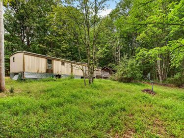 28 CHRISTIAN LN, SWOOPE, VA 24479