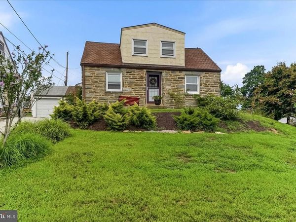 2 SHERIDAN LANE , ASTON, PA 19014