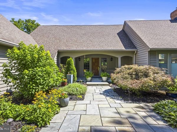 18 BRENDLE LANE, GREENVILLE, DE 19807