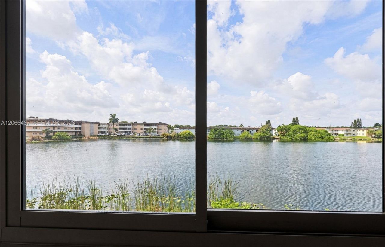 5900 NW 17th Pl , Unit 203, Sunrise, FL 33313 Photo