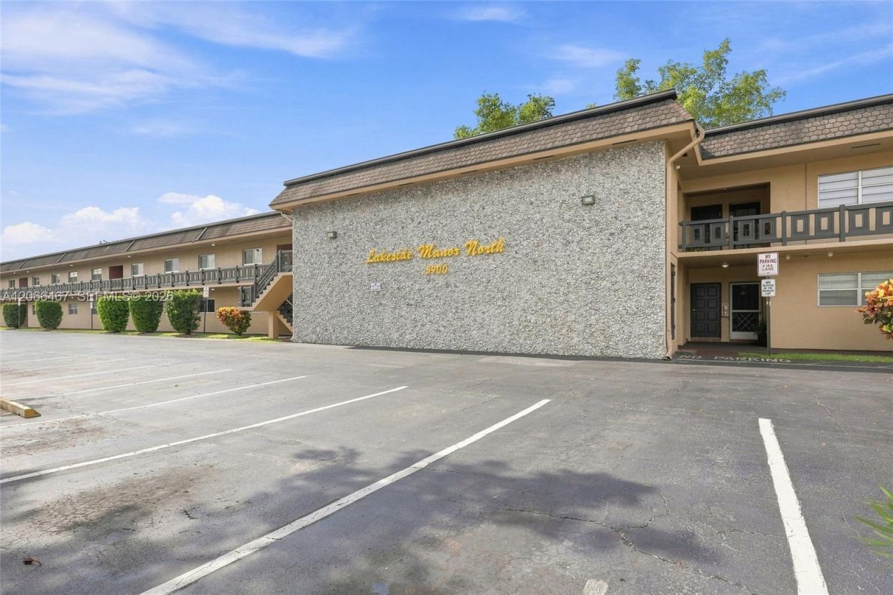 5900 NW 17th Pl , Unit 203, Sunrise, FL 33313 Photo