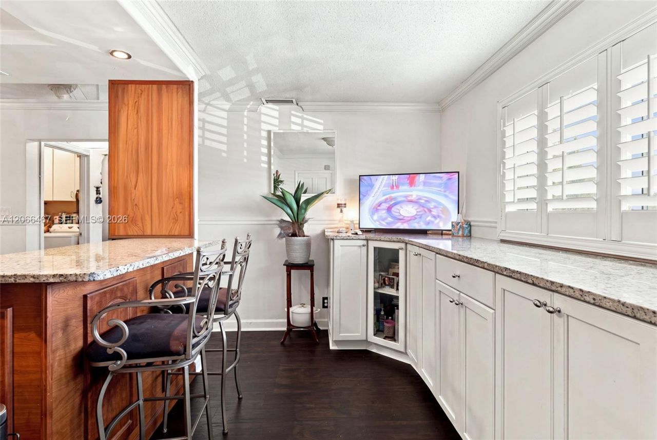 5900 NW 17th Pl , Unit 203, Sunrise, FL 33313 Photo