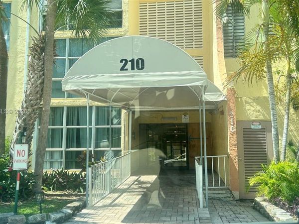 210 172nd St , Unit 228, Sunny Isles Beach, FL 33160