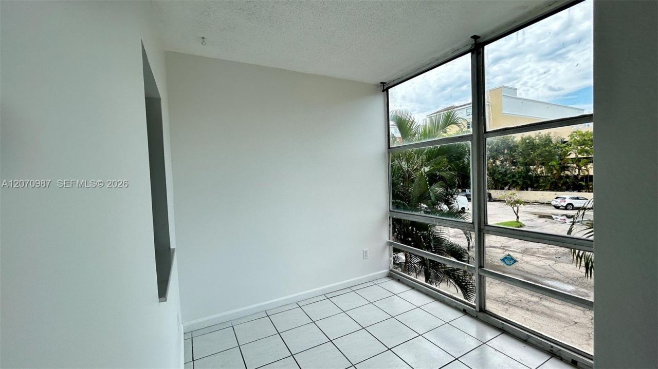 210 172nd St, Unit 228, Sunny Isles Beach, FL 33160 Photo