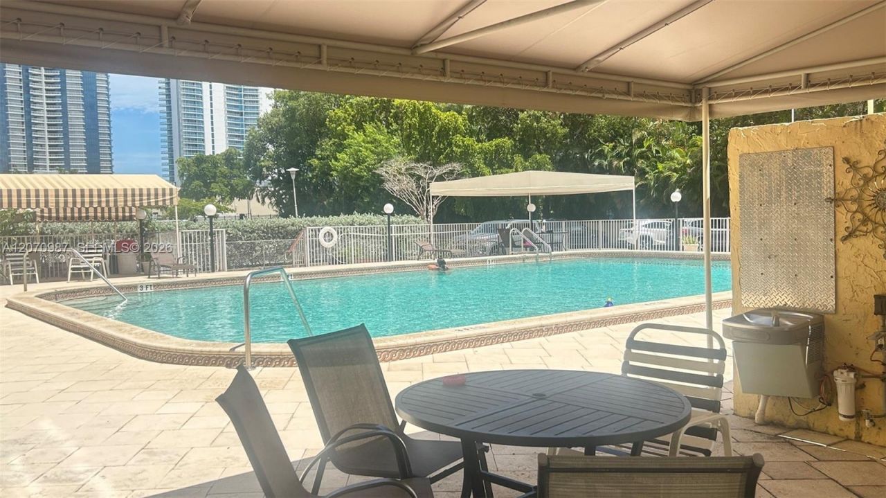 210 172nd St, Unit 228, Sunny Isles Beach, FL 33160 Photo